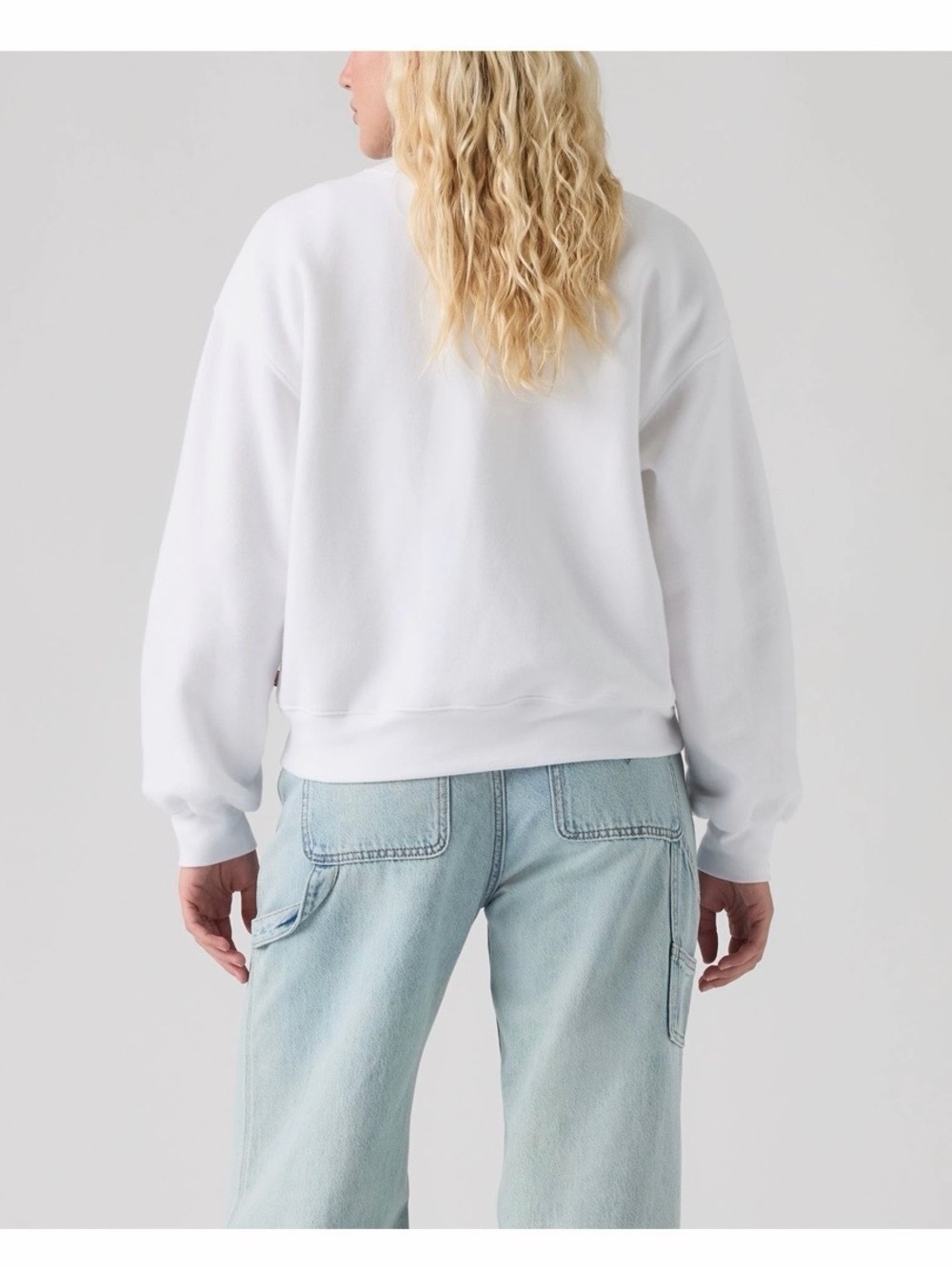 Levi's Women's Graphic Everyday Crew 2.0 Sweatshirt size L NWT - Picture 2 of 6